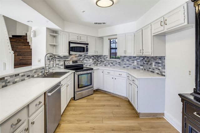 404 Santa Fe Trail 53, Irving, TX 75063