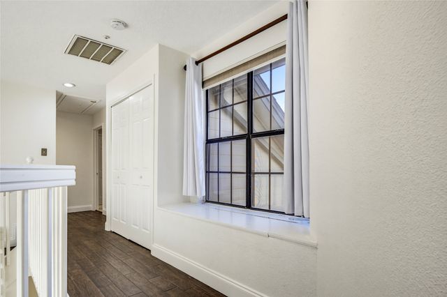 404 Santa Fe Trail 53, Irving, TX 75063