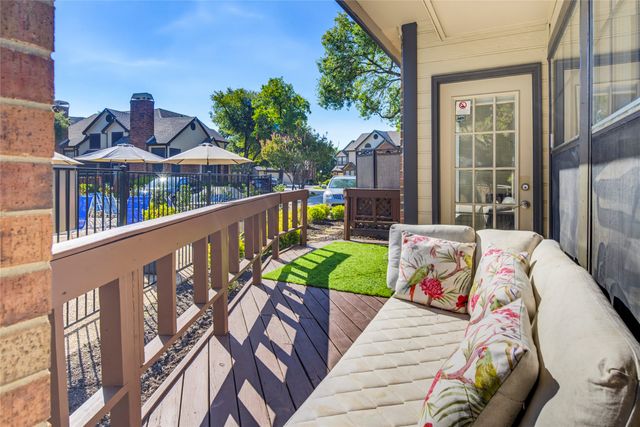 404 Santa Fe Trail 53, Irving, TX 75063