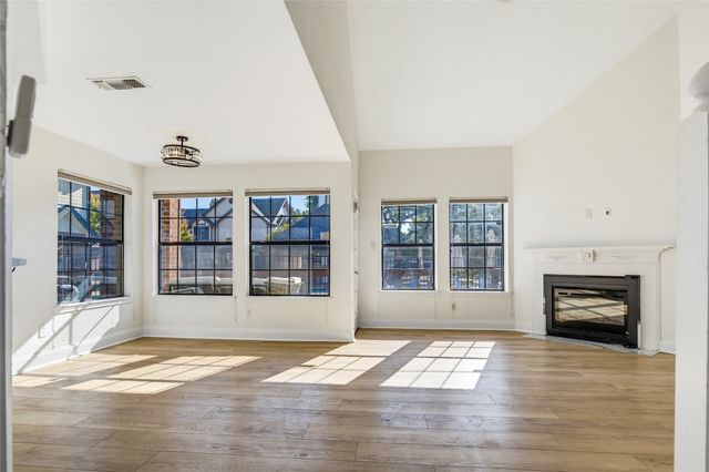 404 Santa Fe Trail 53, Irving, TX 75063