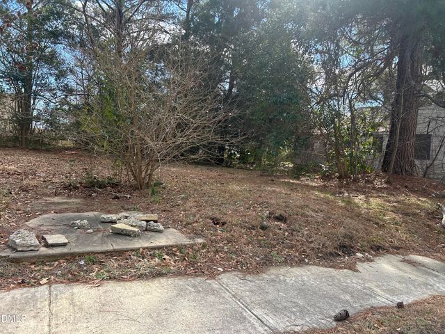 207 S Magnolia Avenue, Dunn, NC 28334