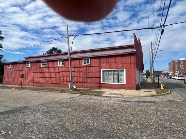 207 S Magnolia Avenue, Dunn, NC 28334