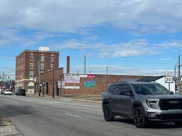 207 S Magnolia Avenue, Dunn, NC 28334