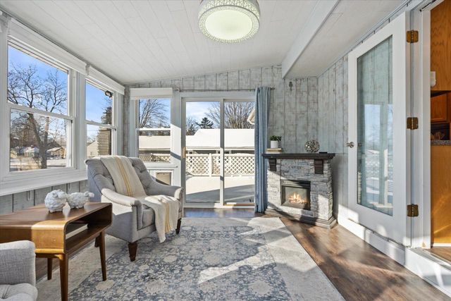 711 E Harvard STREET, Oconomowoc, WI 53066