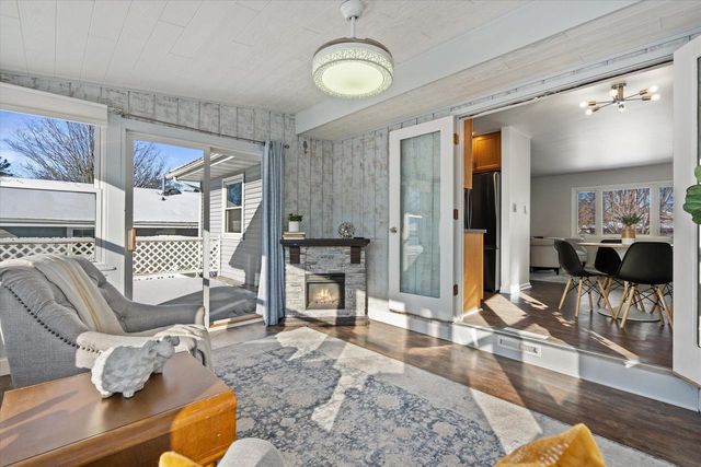 711 E Harvard STREET, Oconomowoc, WI 53066