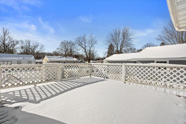 711 E Harvard STREET, Oconomowoc, WI 53066