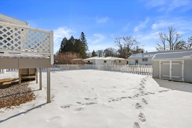 711 E Harvard STREET, Oconomowoc, WI 53066