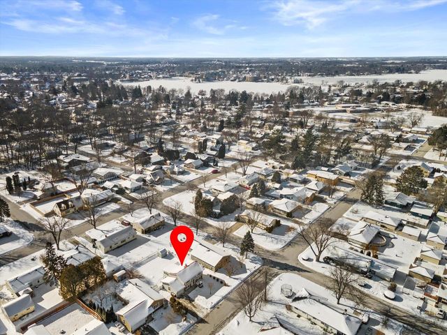 711 E Harvard STREET, Oconomowoc, WI 53066