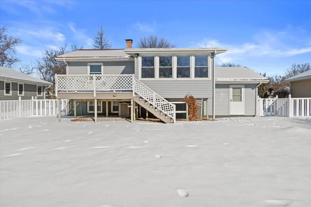 711 E Harvard STREET, Oconomowoc, WI 53066