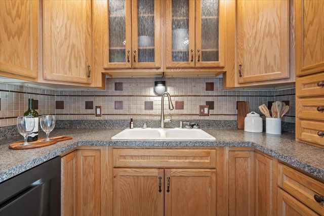 711 E Harvard STREET, Oconomowoc, WI 53066