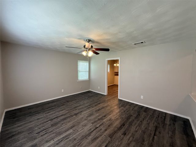 10025 Neosho Drive, Dallas, TX 75217