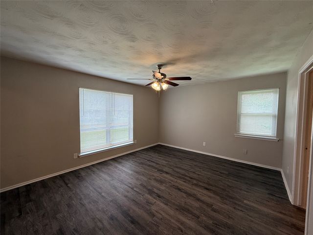 10025 Neosho Drive, Dallas, TX 75217