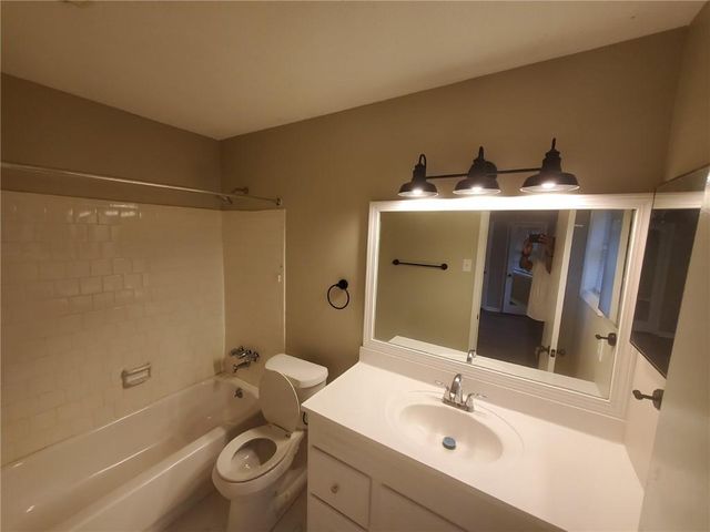 1317 Kingsgate Drive, Stone Mountain, GA 30083