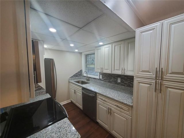 1317 Kingsgate Drive, Stone Mountain, GA 30083