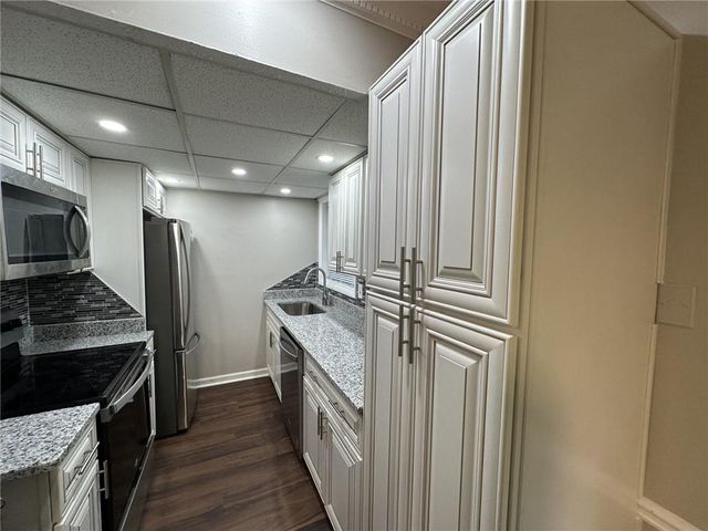 1317 Kingsgate Drive, Stone Mountain, GA 30083