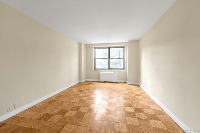 70-25 Yellowstone Boulevard 2 N, Forest Hills, NY 11375
