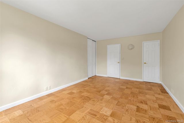 70-25 Yellowstone Boulevard 2 N, Forest Hills, NY 11375