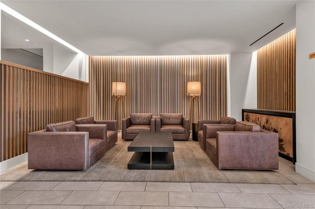 70-25 Yellowstone Boulevard 2 N, Forest Hills, NY 11375