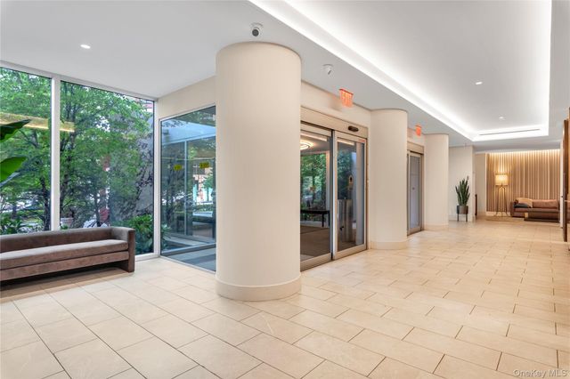 70-25 Yellowstone Boulevard 2 N, Forest Hills, NY 11375