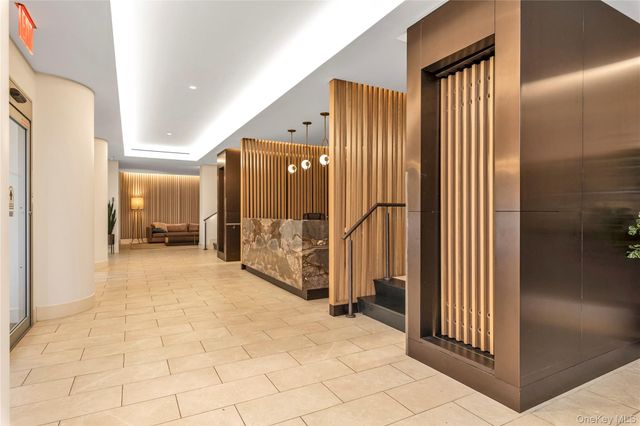 70-25 Yellowstone Boulevard 2 N, Forest Hills, NY 11375
