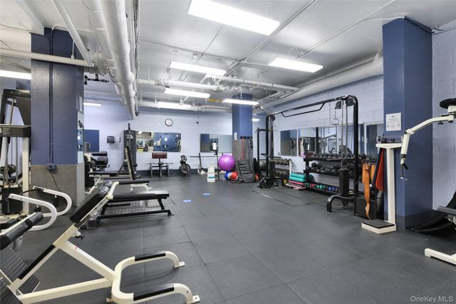 70-25 Yellowstone Boulevard 2 N, Forest Hills, NY 11375