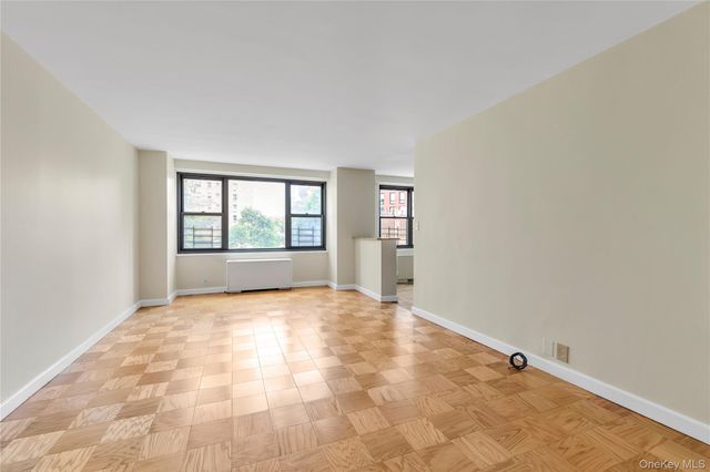 70-25 Yellowstone Boulevard 2 N, Forest Hills, NY 11375