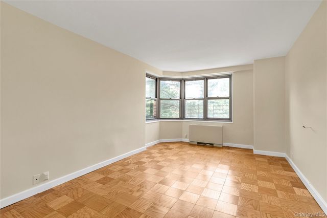 70-25 Yellowstone Boulevard 2 N, Forest Hills, NY 11375