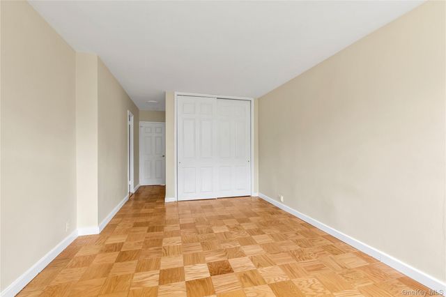 70-25 Yellowstone Boulevard 2 N, Forest Hills, NY 11375