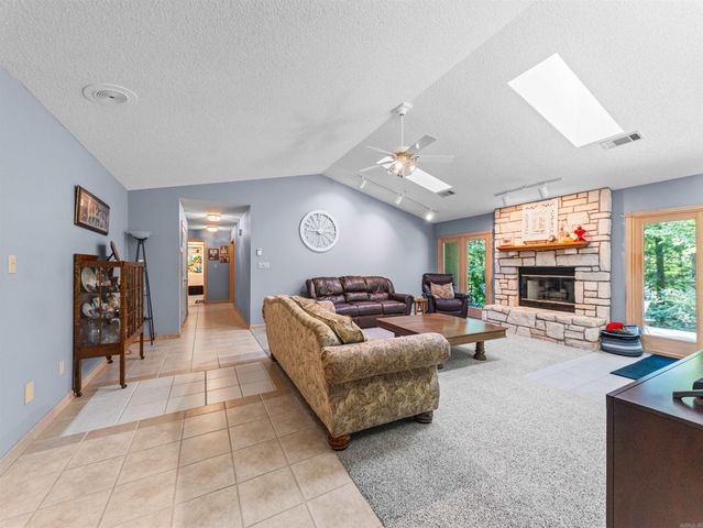 140 Empinado Way, Hot Springs Village, AR 71909