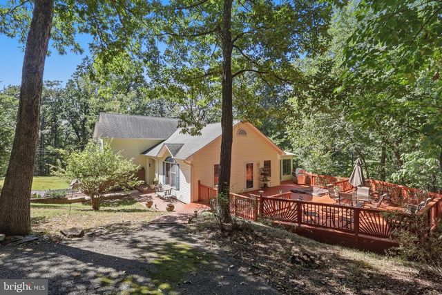 24 SYDNEY CIR, Harpers Ferry, WV 25425