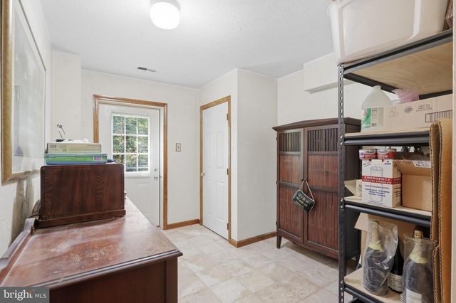 24 SYDNEY CIR, Harpers Ferry, WV 25425