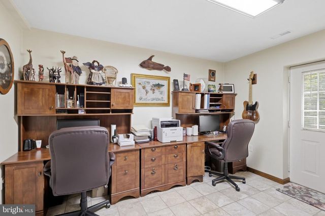 24 SYDNEY CIR, Harpers Ferry, WV 25425