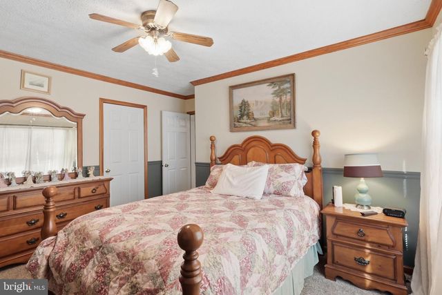 24 SYDNEY CIR, Harpers Ferry, WV 25425