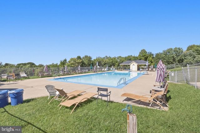 24 SYDNEY CIR, Harpers Ferry, WV 25425