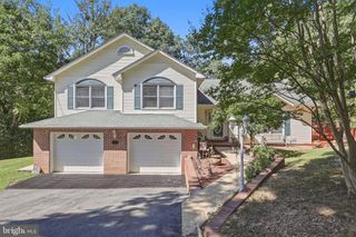 24 SYDNEY CIR, Harpers Ferry, WV 25425