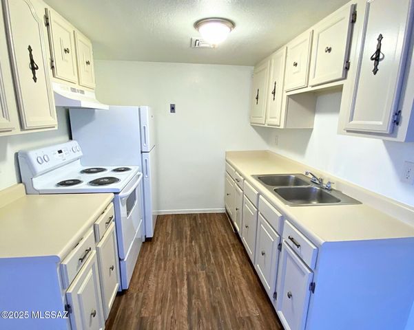 2625 N Alvernon Way D3, Tucson, AZ 85716