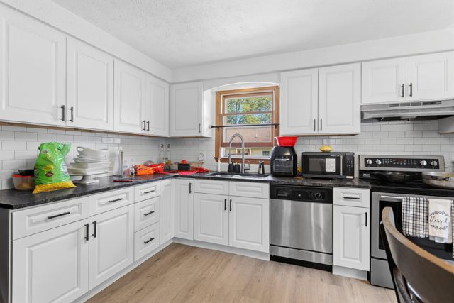 357 Gray Street, Manchester, NH 03103