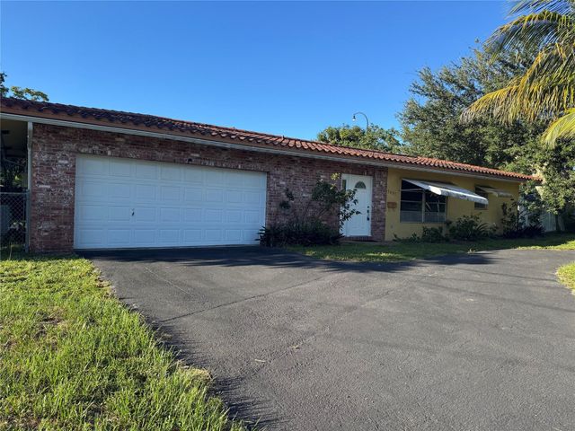 5691 SW 1st Street, Plantation, FL 33317