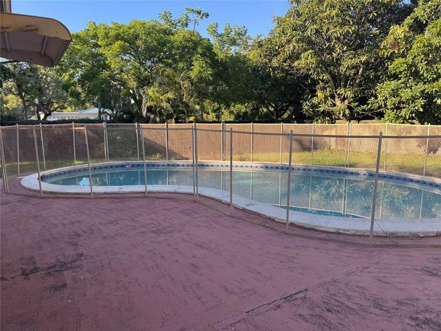 5691 SW 1st Street, Plantation, FL 33317