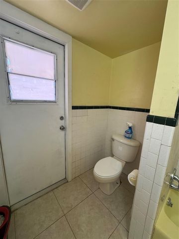 5691 SW 1st Street, Plantation, FL 33317