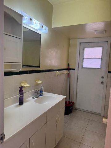 5691 SW 1st Street, Plantation, FL 33317