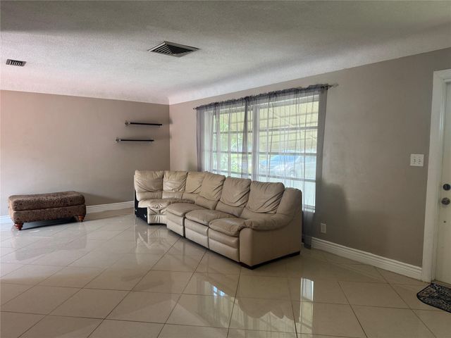 5691 SW 1st Street, Plantation, FL 33317