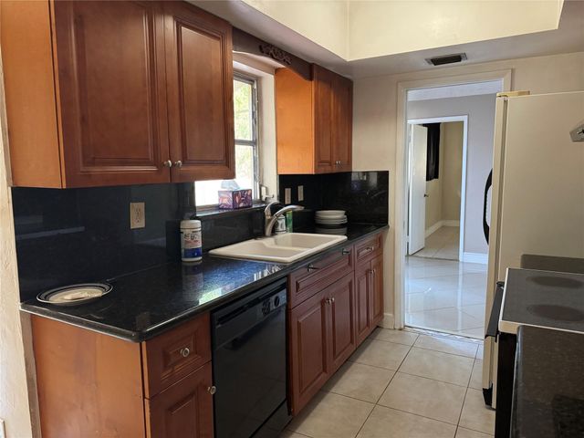 5691 SW 1st Street, Plantation, FL 33317