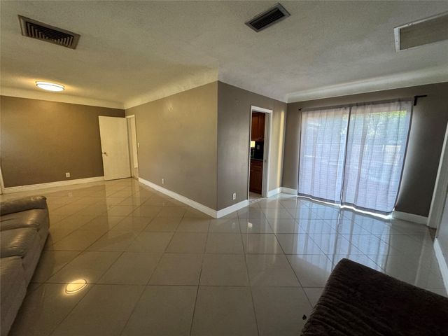 5691 SW 1st Street, Plantation, FL 33317