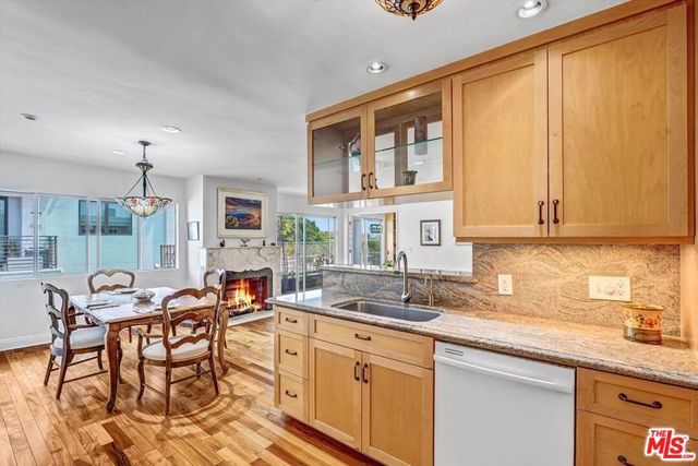 910 S Holt Avenue 305, Los Angeles, CA 90035