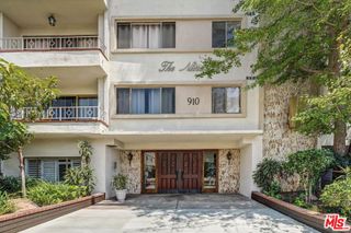 910 S Holt Avenue 305, Los Angeles, CA 90035
