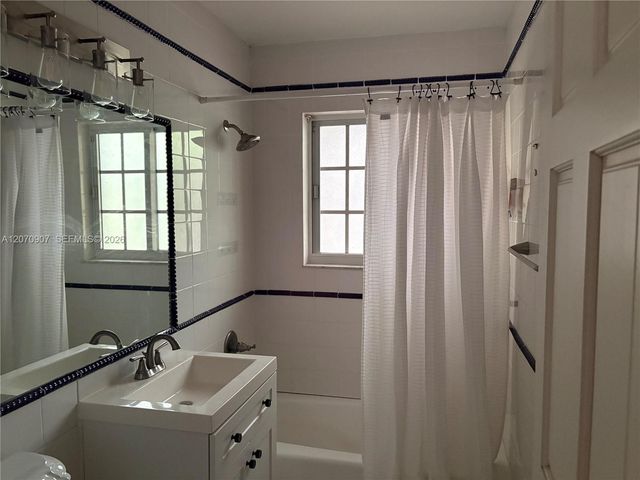 805 Paradiso Avenue 805, Coral Gables, FL 33146