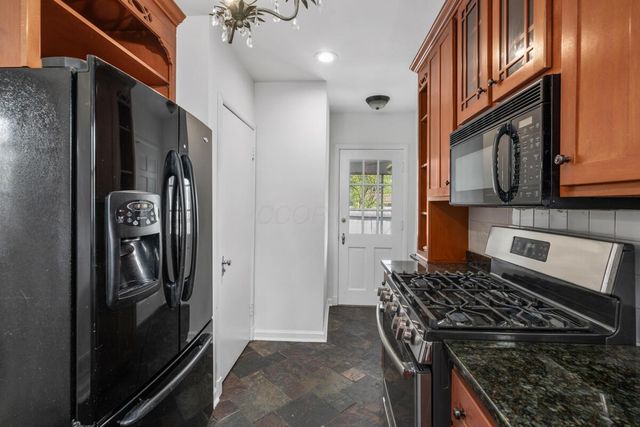 886 S Roosevelt Avenue, Columbus, OH 43209