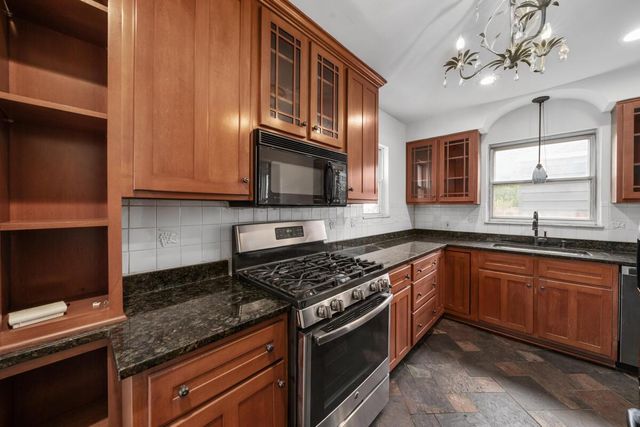 886 S Roosevelt Avenue, Columbus, OH 43209