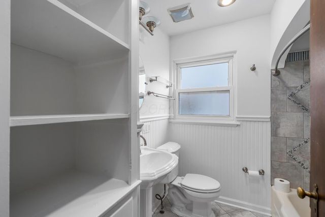 886 S Roosevelt Avenue, Columbus, OH 43209